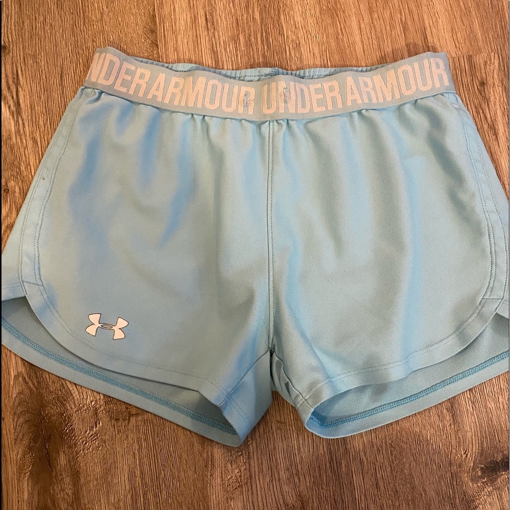 WOMENS UNDERARMOUR SHORTS